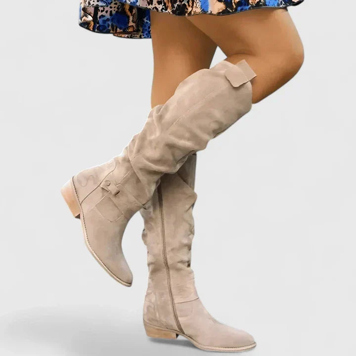 Daphné | Bottes chic montantes beiges effet daim à talon pour femme