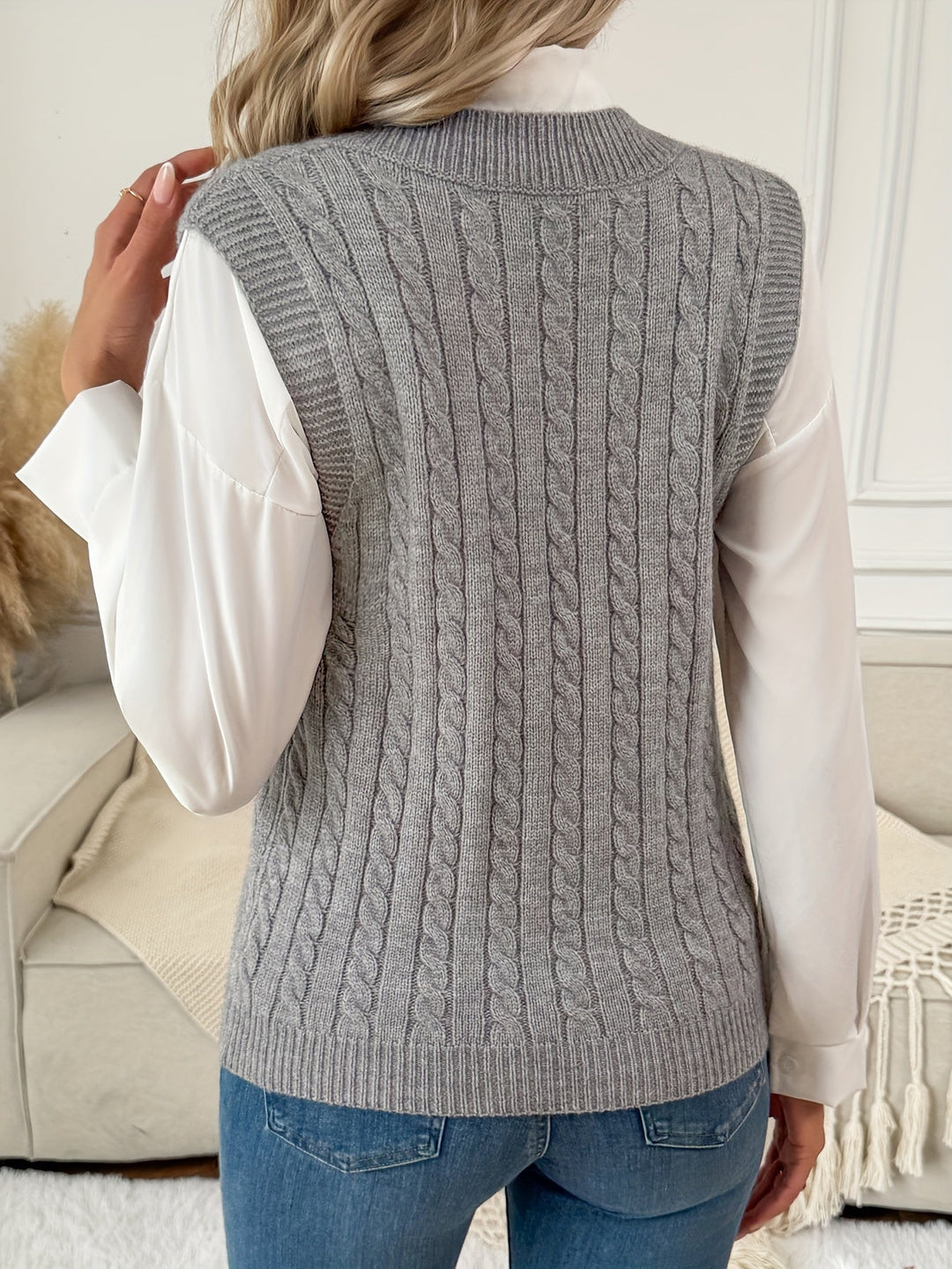 Alma | Gilet élégant sans manches en maille torsadée à col V côtelé pour femme
