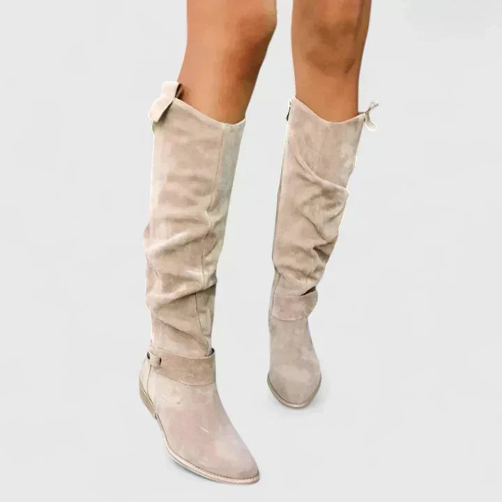 Daphné | Bottes chic montantes beiges effet daim à talon pour femme