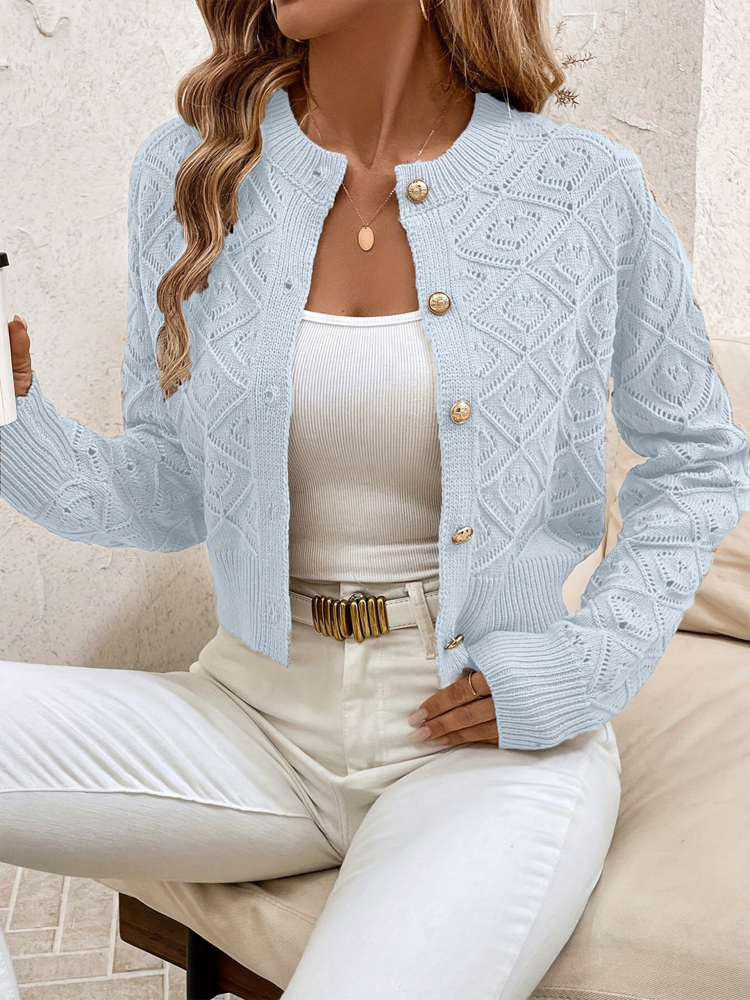 Giulia | Cardigan élégant court en maille texturée à col rond et boutons pour femme