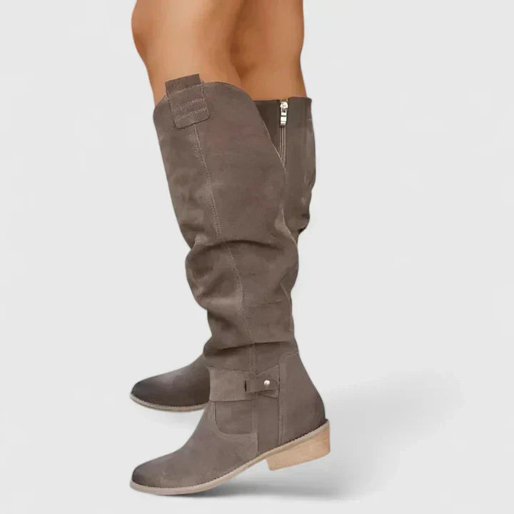Daphné | Bottes chic montantes beiges effet daim à talon pour femme