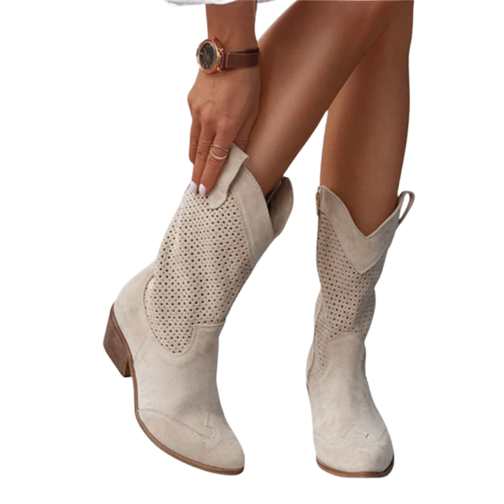 Pénélope | Bottines western chic en cuir perforé mi-mollet pour femme
