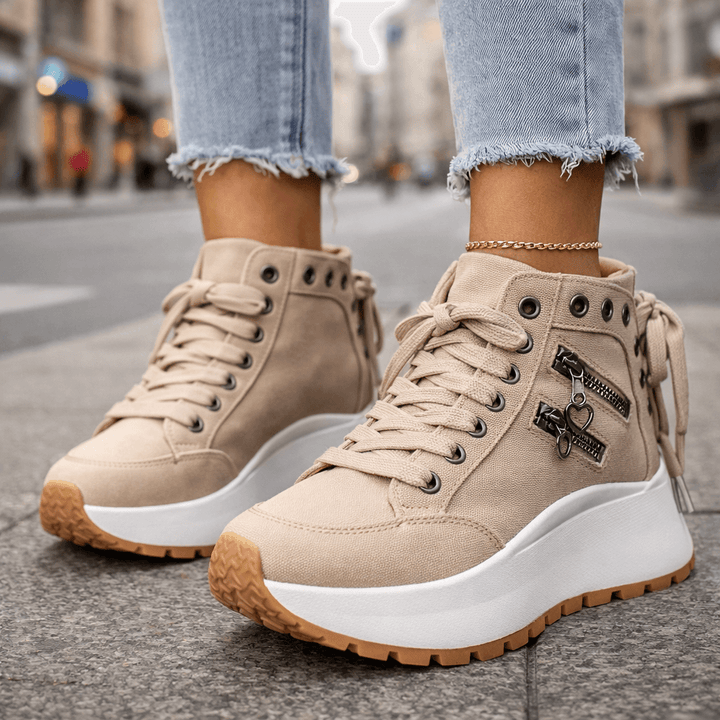 Étiennette | Baskets montantes chic à plateforme compensée avec fermeture à cœur et lacets pour femme