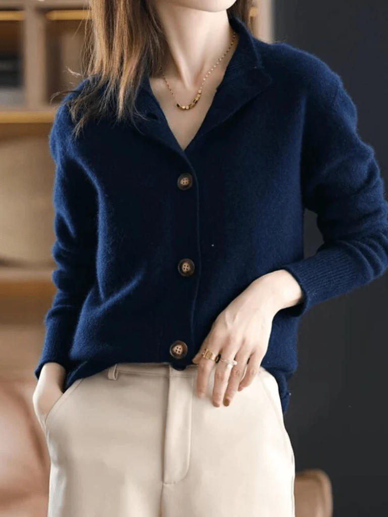 Philippine | Cardigan chic en maille à col boutonné pour femme