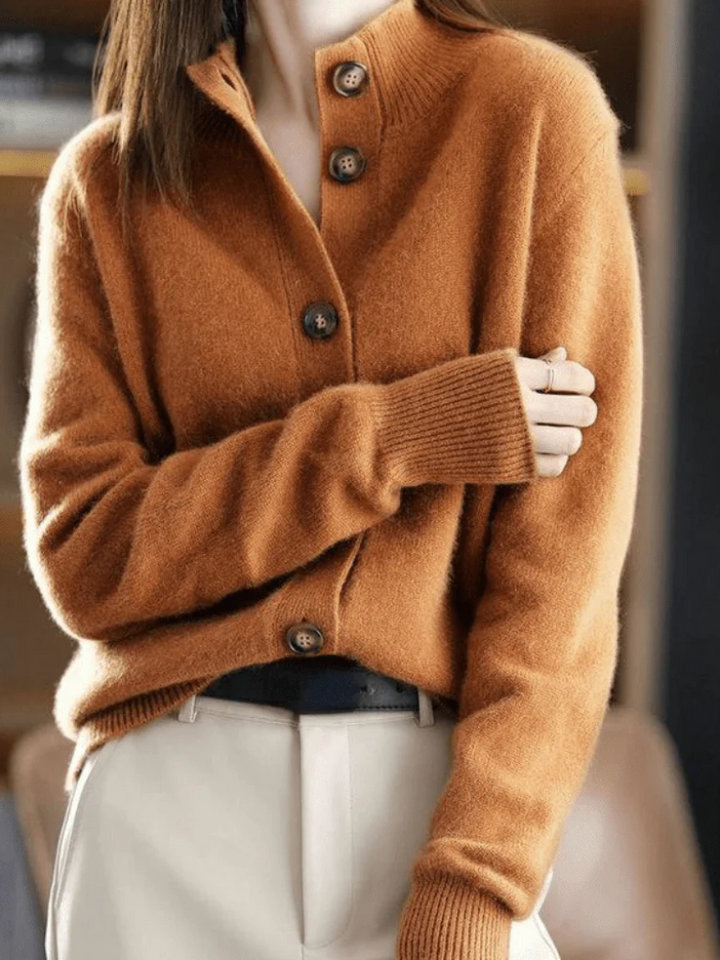 Philippine | Cardigan chic en maille à col boutonné pour femme