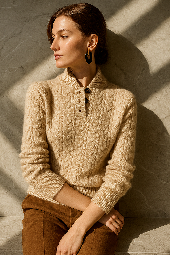 Honorée | Pull chic en cachemire torsadé à col montant et boutons pour femme