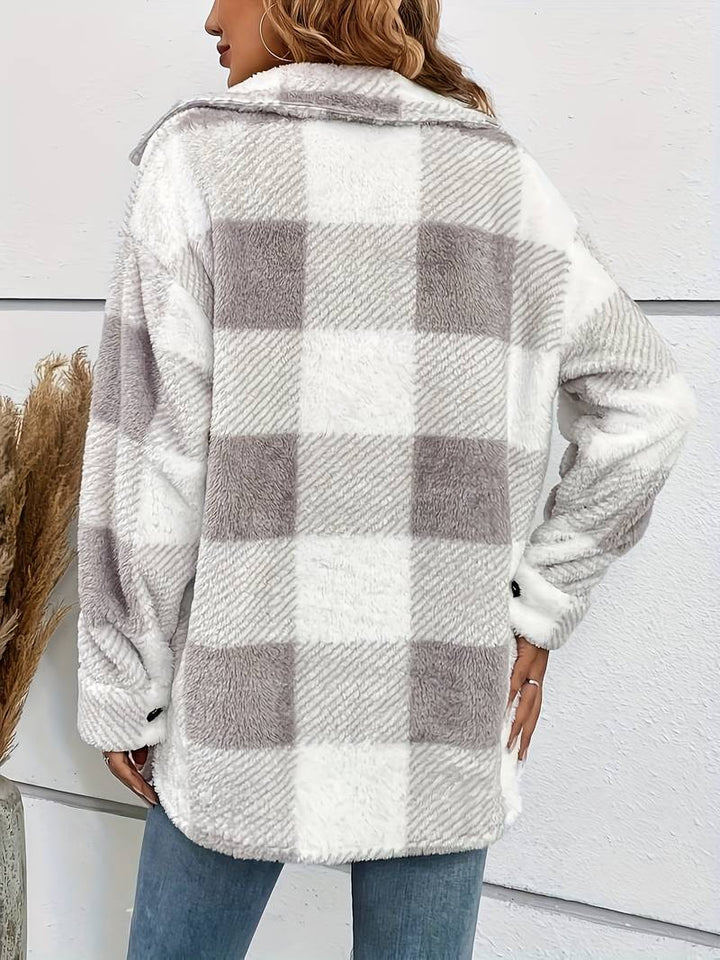 Lyse | Veste élégante en polaire à carreaux et poches poitrine pour femme