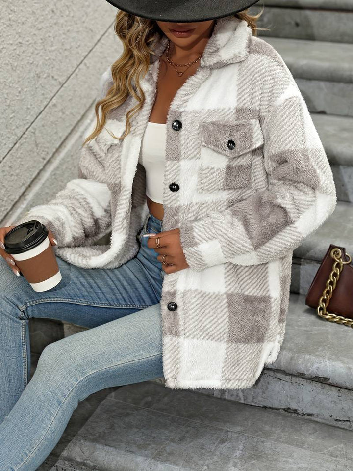 Lyse | Veste élégante en polaire à carreaux et poches poitrine pour femme