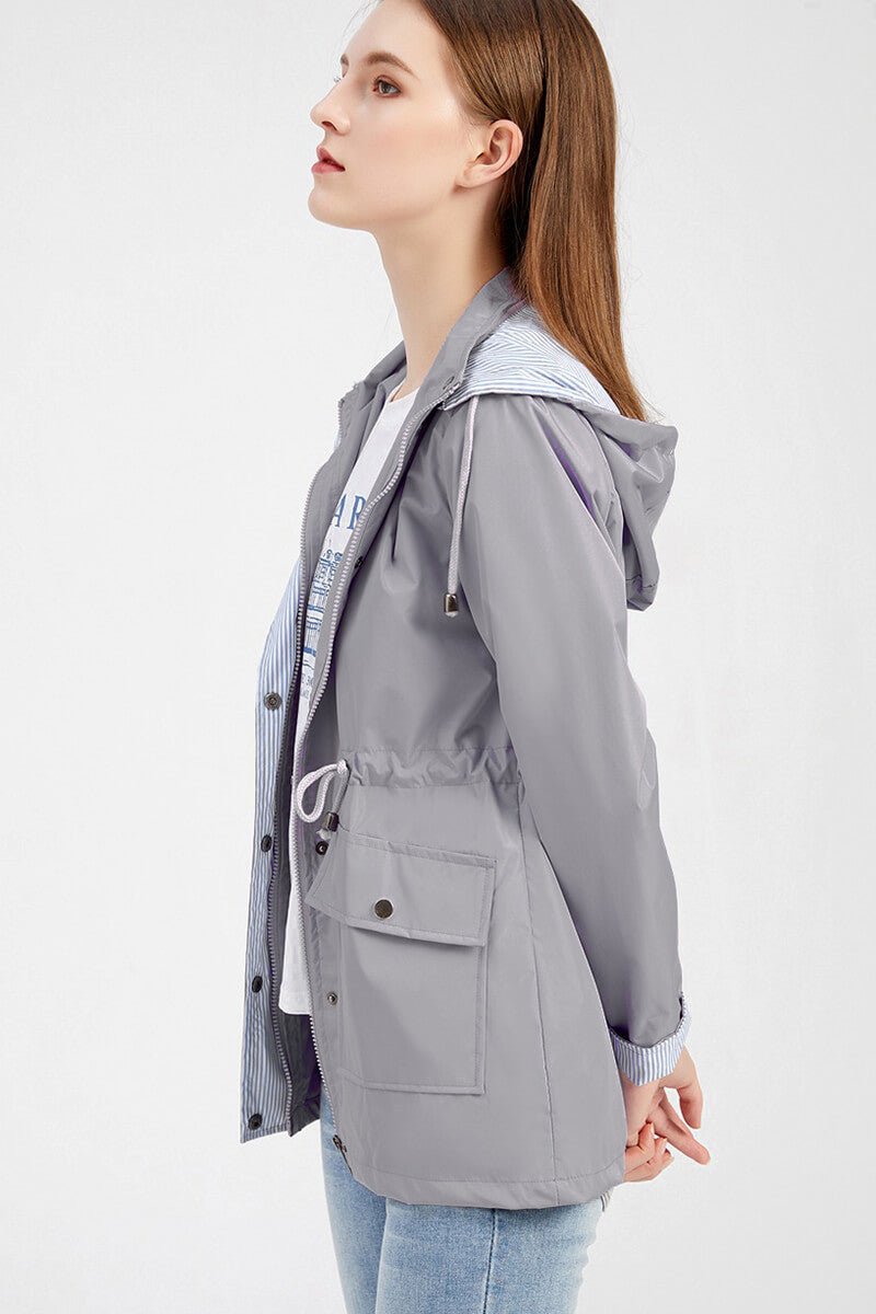 Judith | Veste élégante imperméable à capuche avec cordon de serrage pour femme