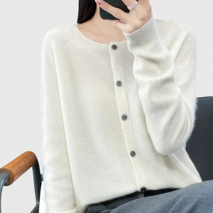 Delphine | Cardigan élégant en maille à col rond et boutons pour femme