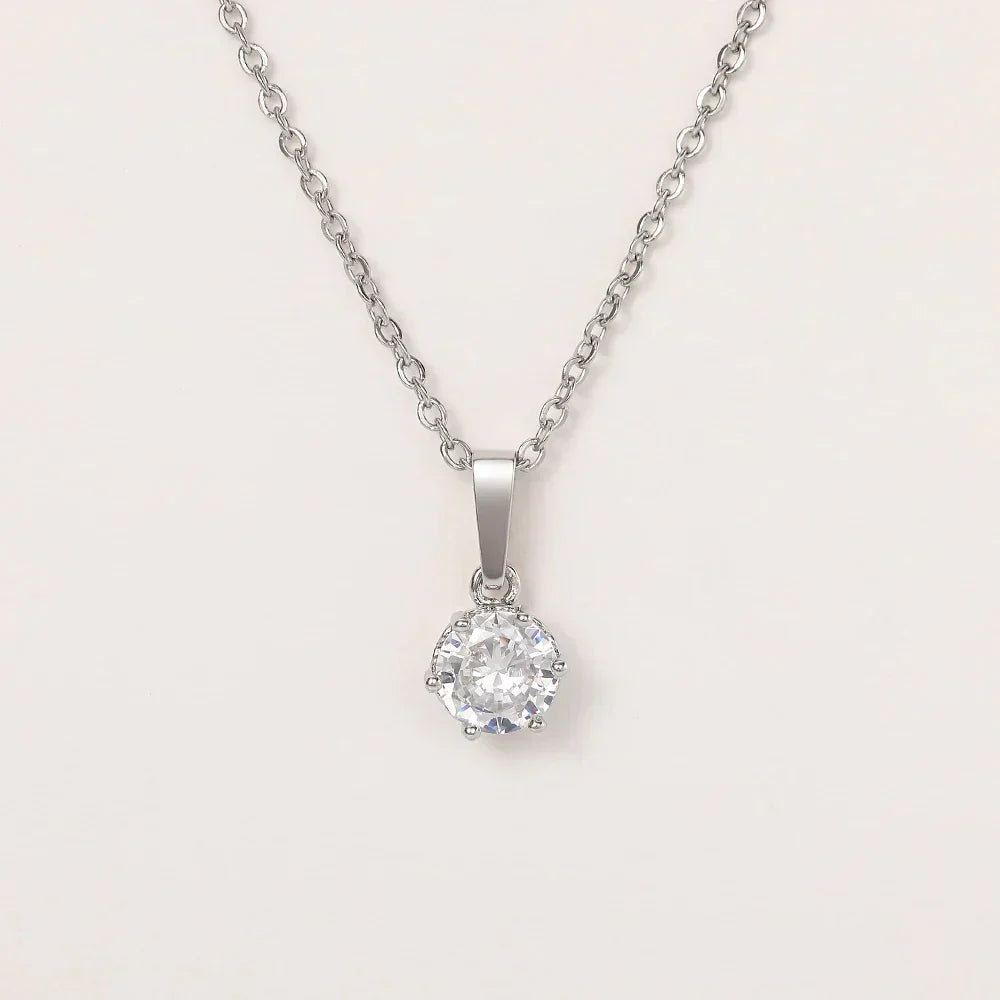 Collier Classique avec Pendentif en Zirconia