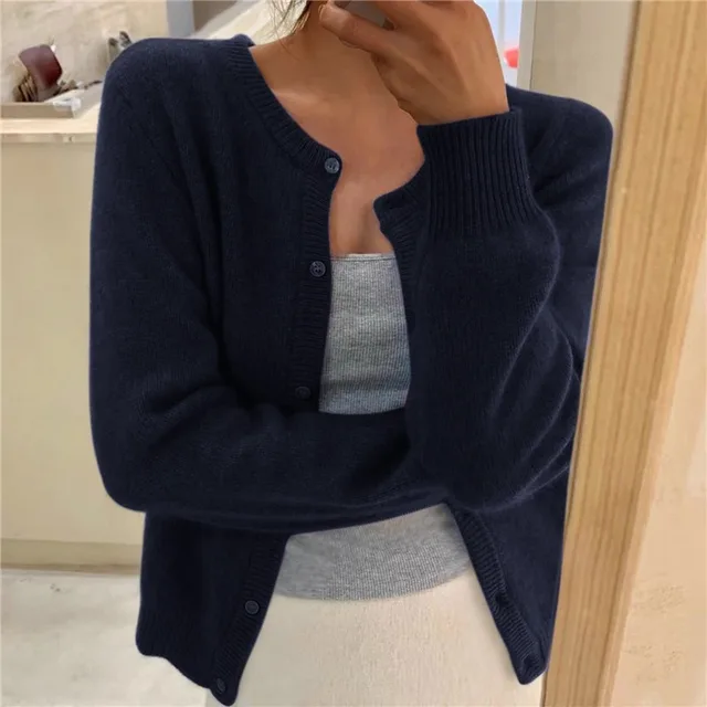 Mathilde | Cardigan élégant court en maille à col rond et boutons pour femme