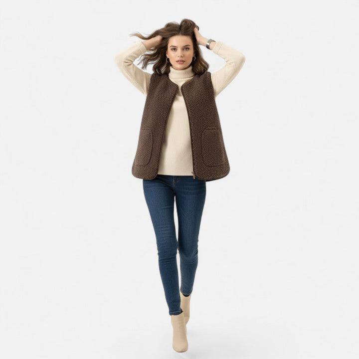 Rebecca | Gilet élégant sans manches en sherpa à col V et boutons pour femme