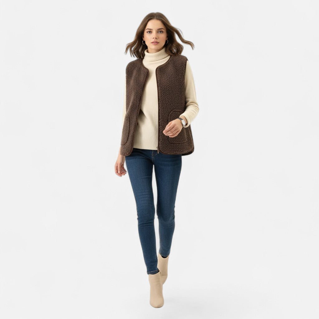 Rebecca | Gilet élégant sans manches en sherpa à col V et boutons pour femme