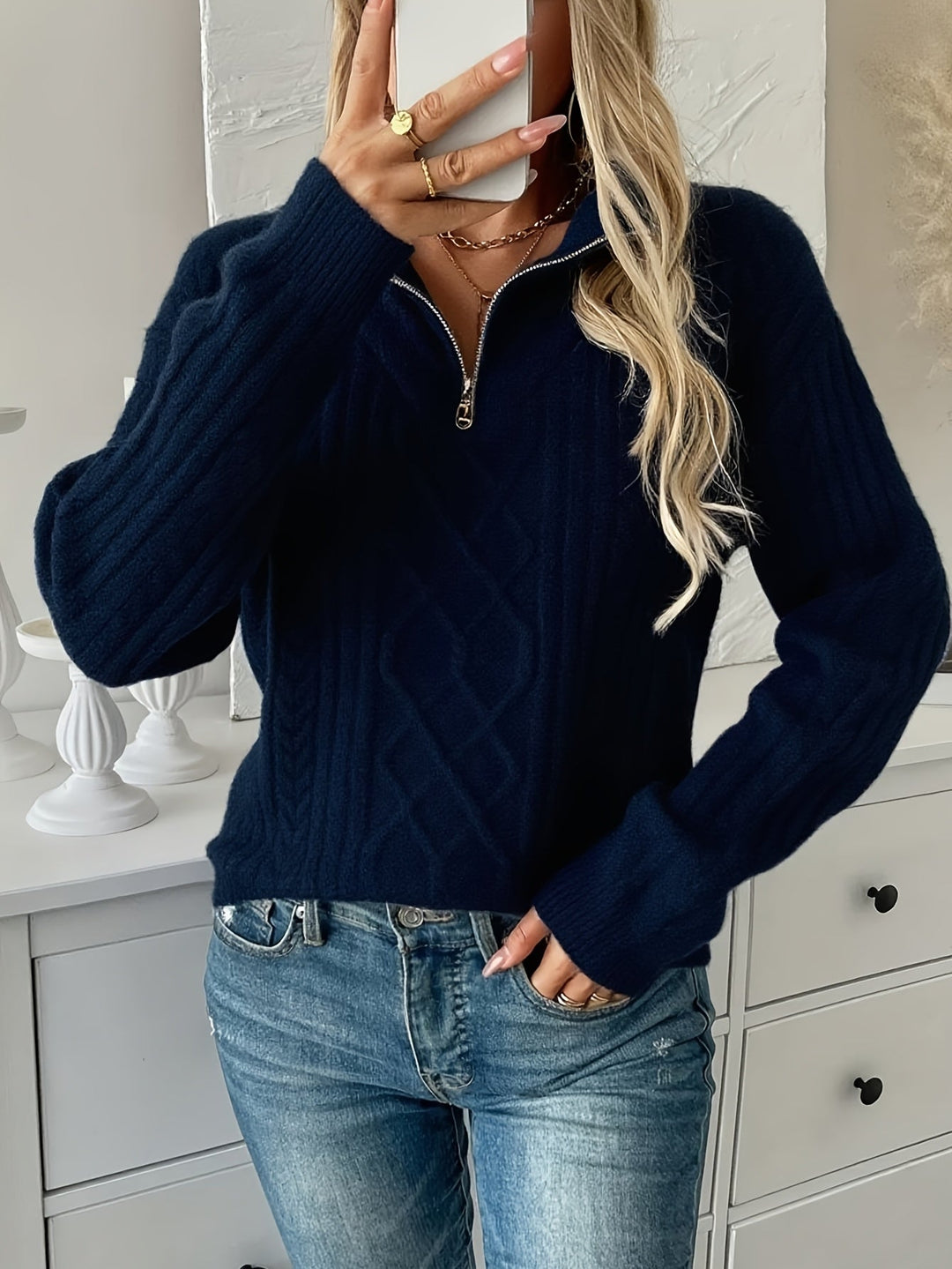 Carole | Pull élégant torsadé à col montant demi-zippé bleu marine pour femme