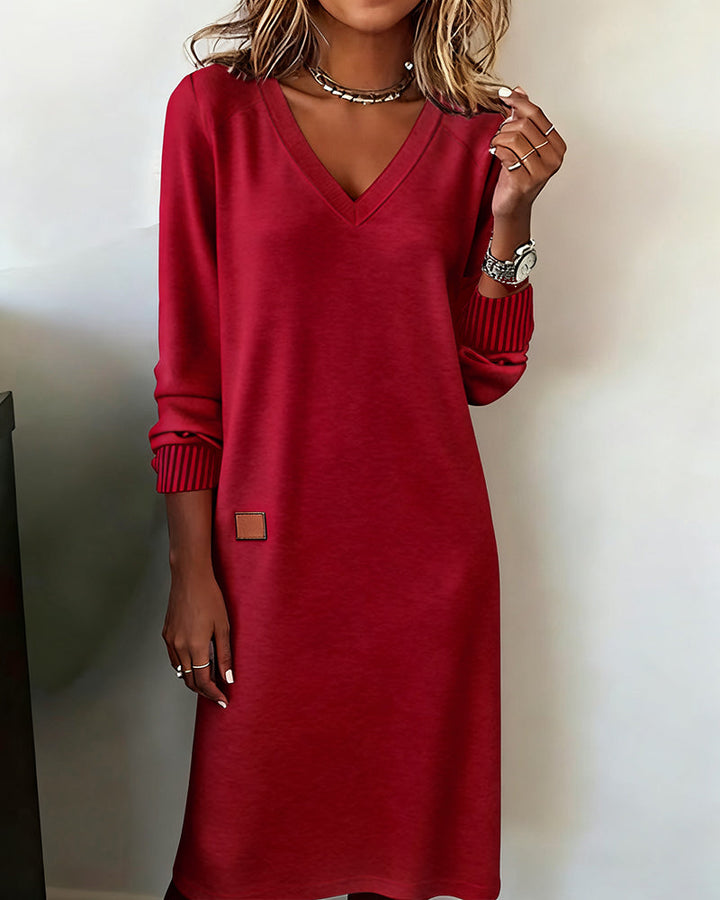 Mélodie | Robe pull élégante longue camel en maille à col V pour femme