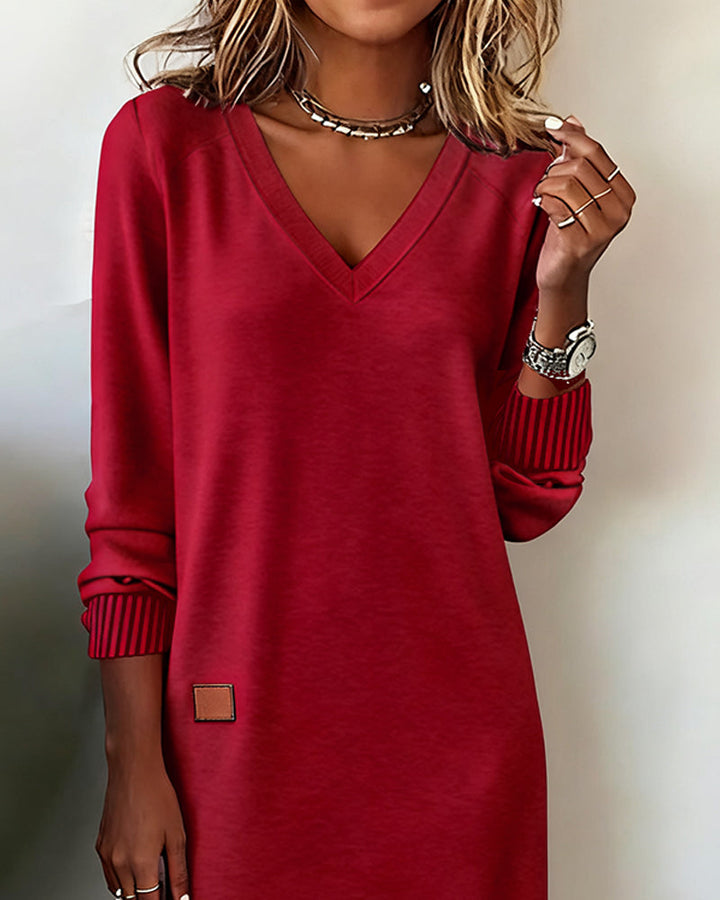 Mélodie | Robe pull élégante longue camel en maille à col V pour femme