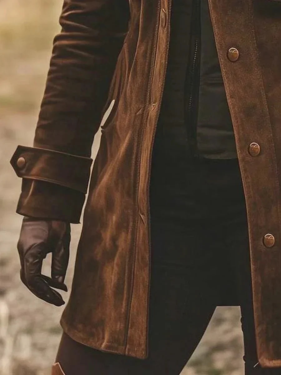 Elvire | Manteau élégant long en daim à revers cranté et boutons pour femme