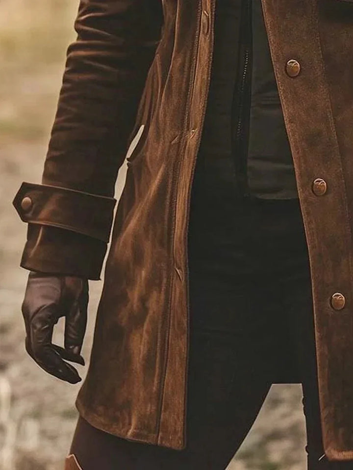 Elvire | Manteau élégant long en daim à revers cranté et boutons pour femme