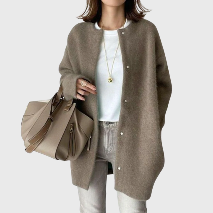 Alicia | Cardigan élégant long en maille à col rond pour femme