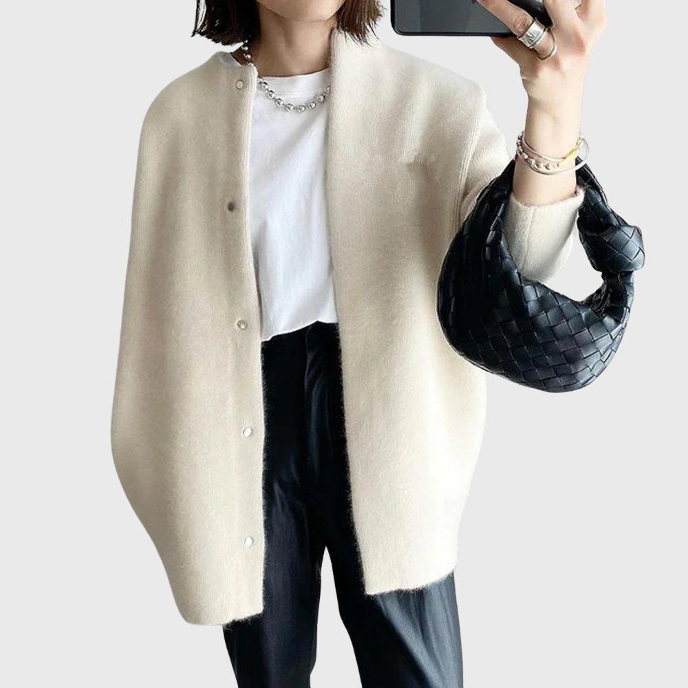Alicia | Cardigan élégant long en maille à col rond pour femme